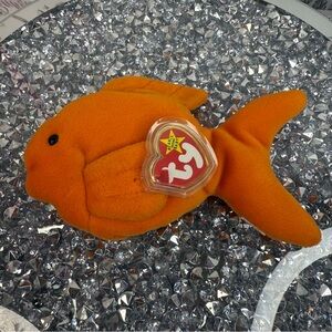 Ty beanie babies Goldie fish bright Orange Plush Fish Beanie with Heart Tag